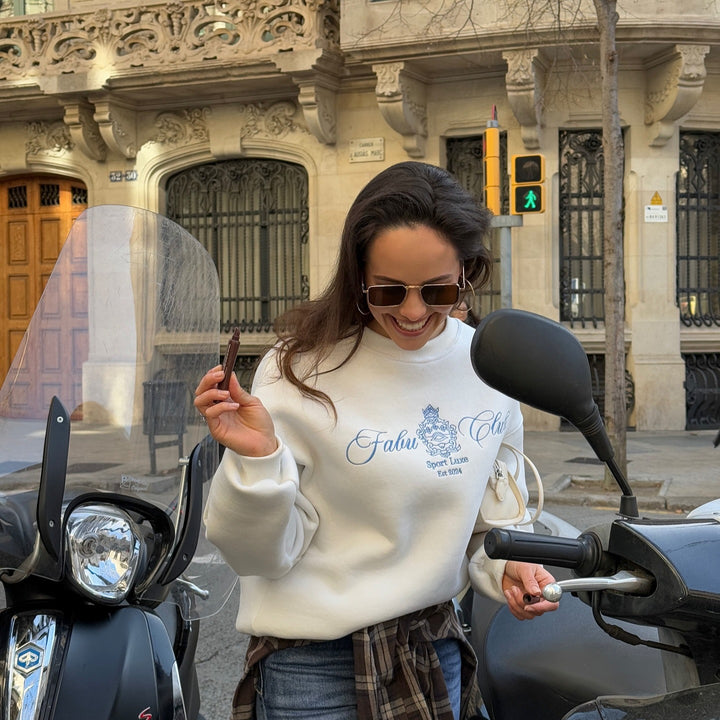 Sweatshirt pour femmes au design à la fois sportif et luxueux avec logo stylé Chic & Stil