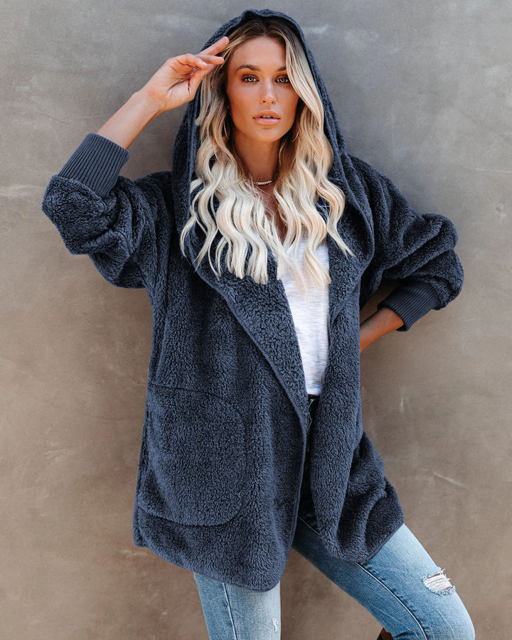 Ladies cozy fleece jacket with wide sleeves and a hood Lune London