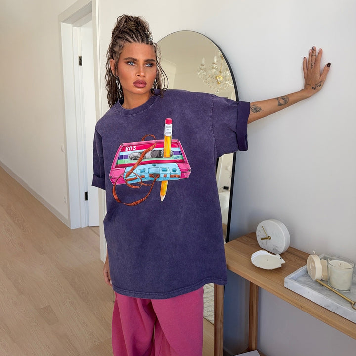 Oversize T-shirt for women with creative 80s graphic design Lune London