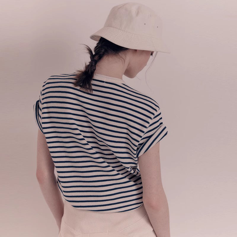 Chemisier à manches courtes à rayures tendance pour femmes avec patte de boutonnage Chic & Stil