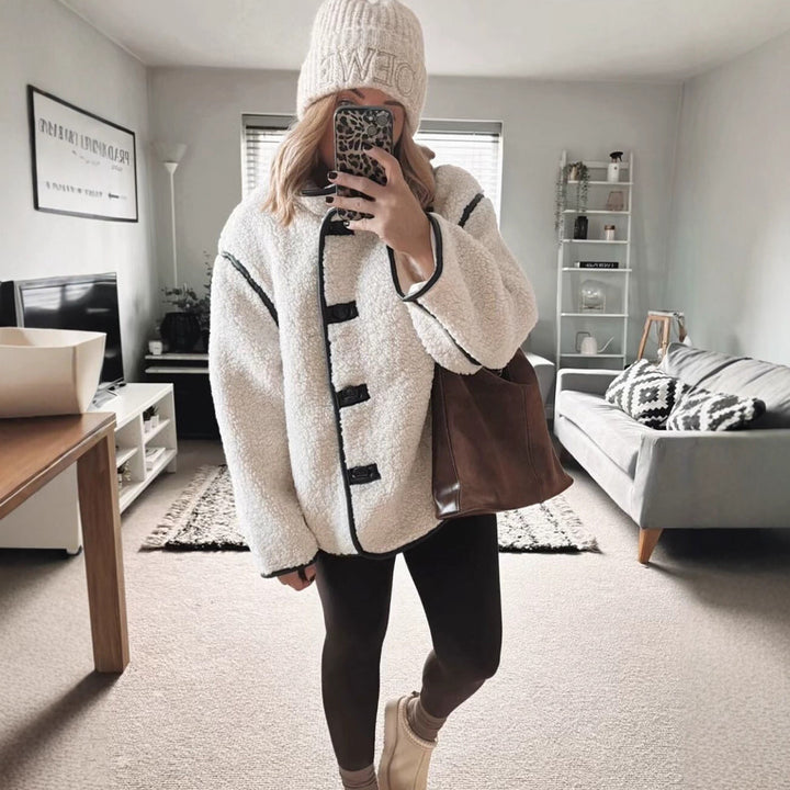 Women's cozy fleece jacket with practical pockets and high collar Lune London