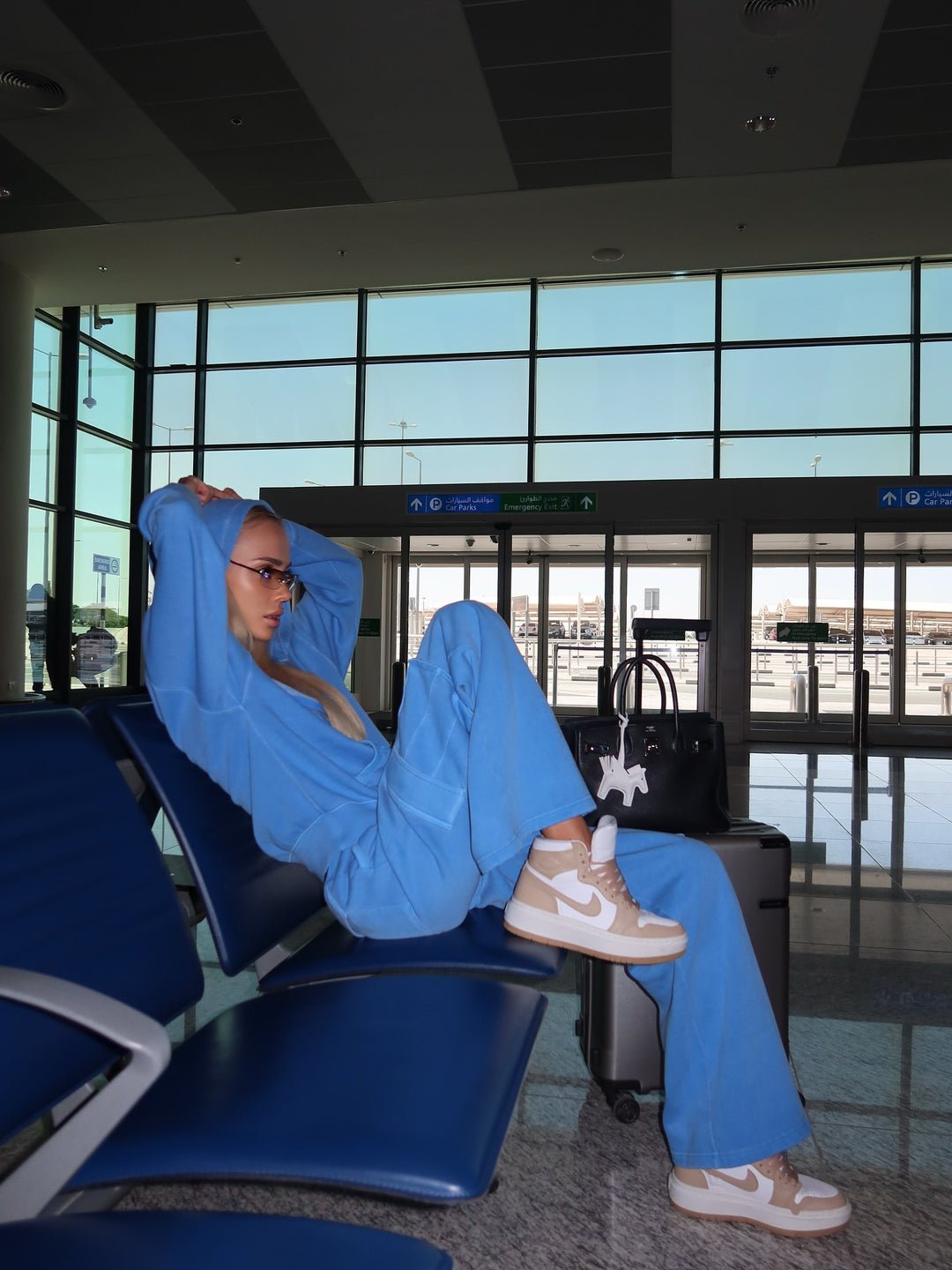 Comfortable leisure set for women with hood and practical pockets Lune London