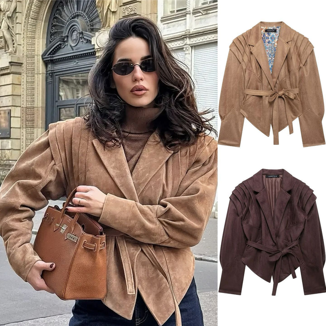Blazer ajusté féminin tendance avec épaules structurées Chic & Stil