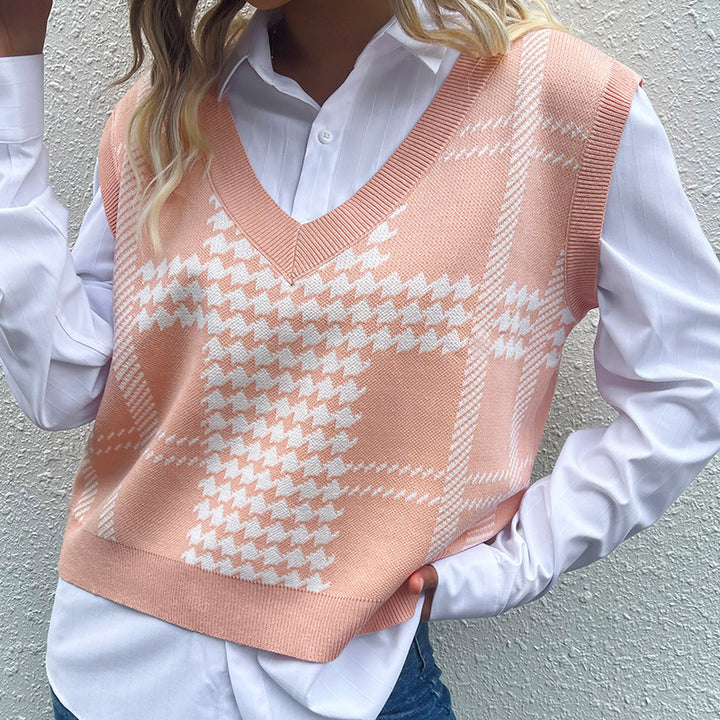 Sleeveless knitted V-neck sweater for ladies Lune London