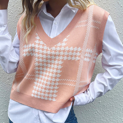 Sleeveless knitted V-neck sweater for ladies Lune London