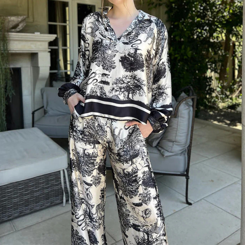 Top en soie élégant pour femmes avec coupe décontractée et pantalon assorti Chic & Stil