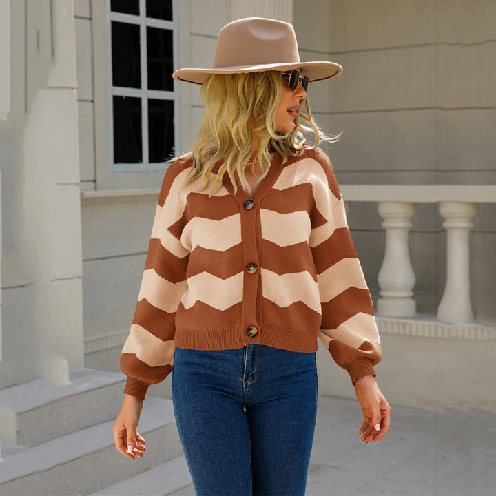 Ladies knitted patterned cardigan with V-neck and large buttons Lune London