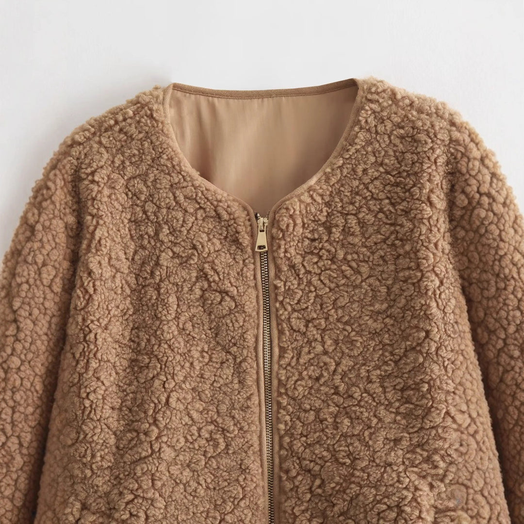 Ladies teddy coat with zipper and practical pockets Lune London