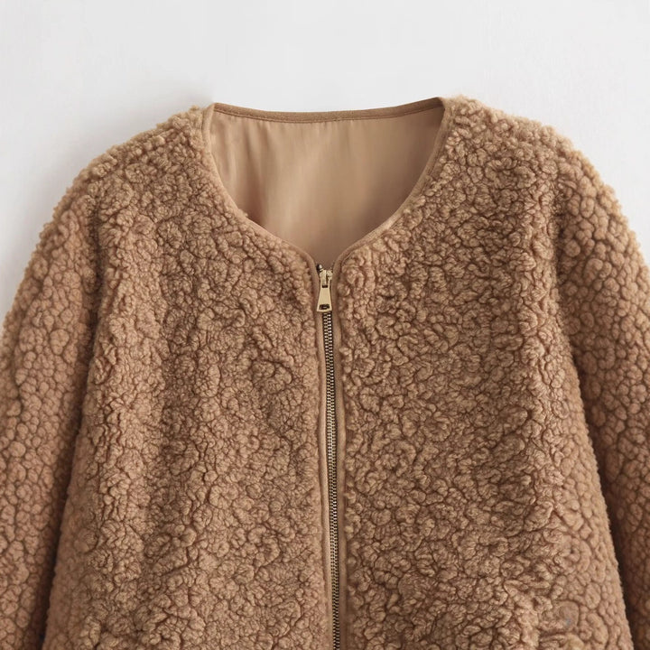 Ladies teddy coat with zipper and practical pockets Lune London