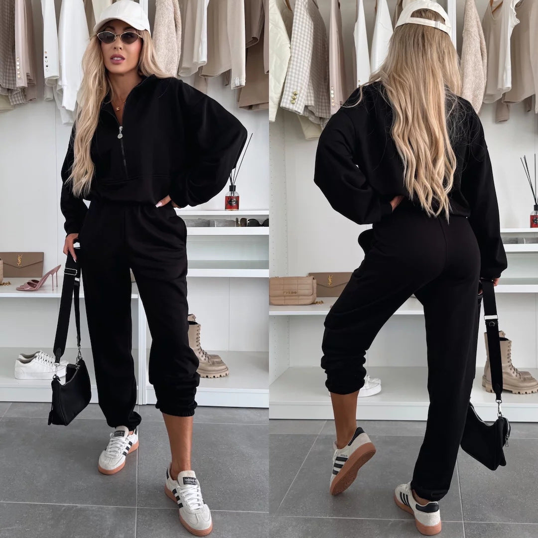 Sports loungewear set for women with stylish high collar and zipper Chic und Stil