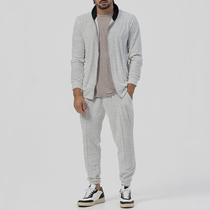 Casual sports outfit for men with high collar and zipper Lune London