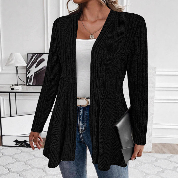 Cardigan long femme avec design à côtes modernes et couture Chic & Stil