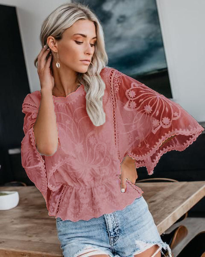 Blouse en dentelle élégante pour femmes avec des manches volumineuses Chic & Stil