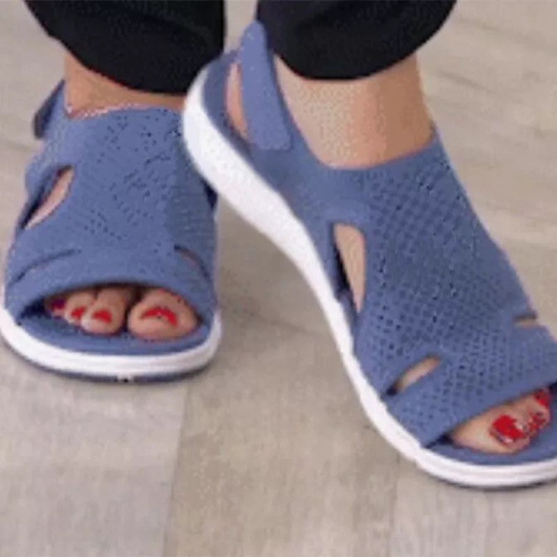 Women Breathable sandals with flexible sole and adjustable strap Lune London