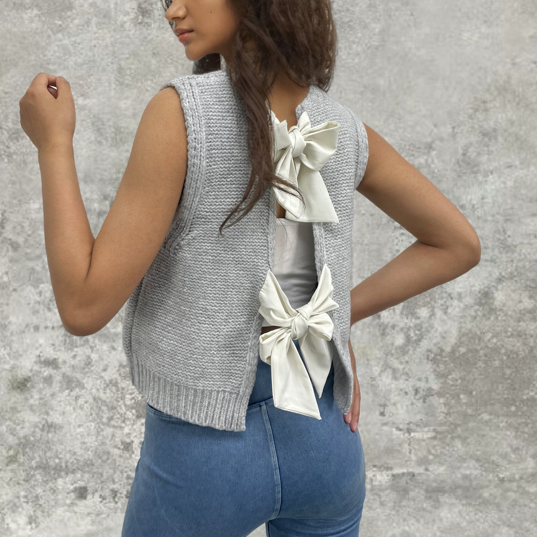 Knitted cardigan for women with decorative knots Lune London