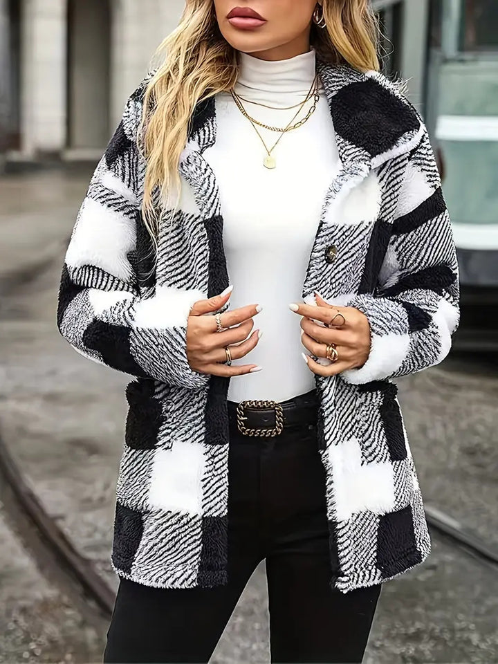 Ladies Comfortable Checked Fleece Jacket in Casual Chic Style