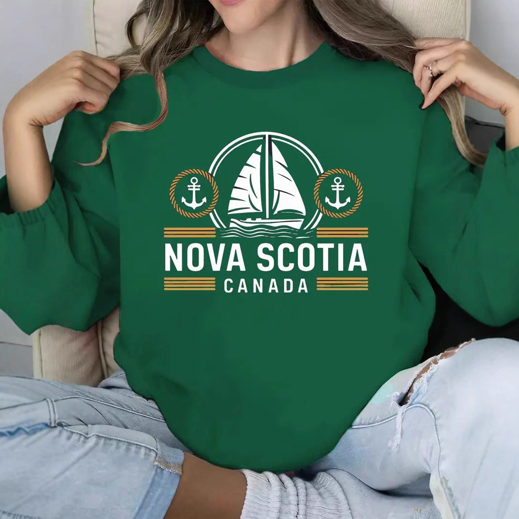 Sweat-shirt pour femmes avec un motif de voile maritime et une lettrage Chic & Stil discret
