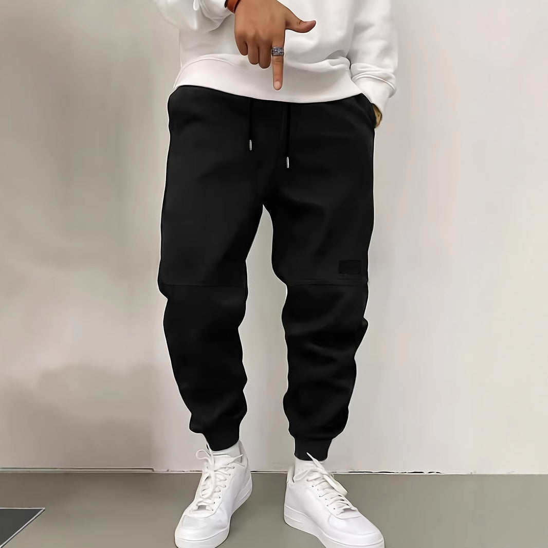 Comfortable jogging pants for men with functional pockets Lune London