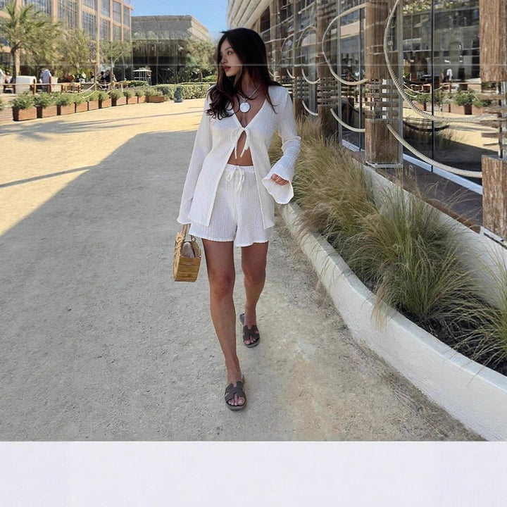 Ensemble en tricot pour femmes avec shorts décontractés et fermeture éclair à pleine longueur Chic & Stil