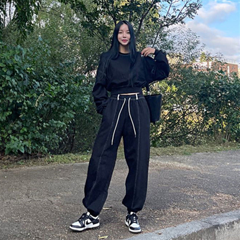 Women’s sporty loungewear set with casual hoodie and comfortable pants Chic & Stil