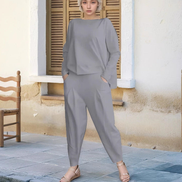 Sport leisure set for women with a soft material and a loose fit Lune London