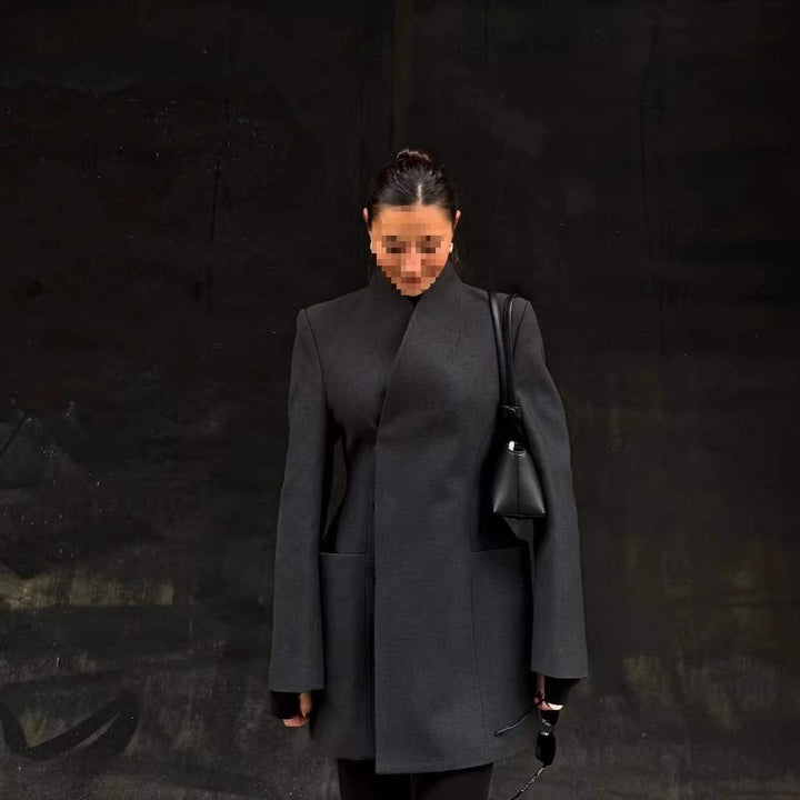 Ladies elegant blazer with waist belt and practical pockets Lune London
