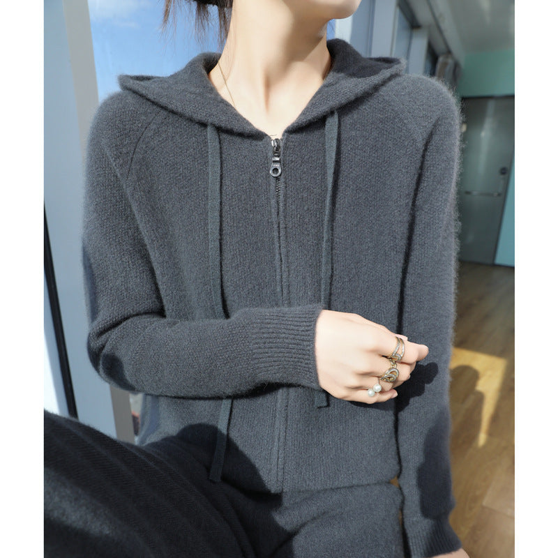 Veste à capuche confortable pour femmes avec matériau doux et fermeture éclair Chic & Stil