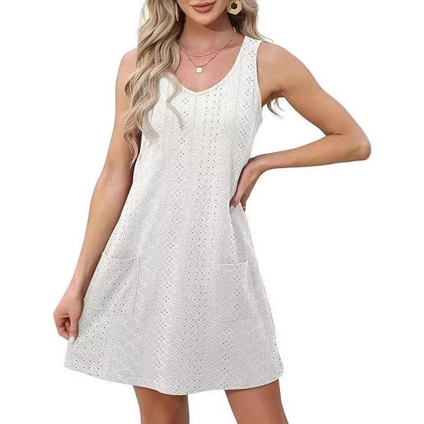 Women's casual dress with pockets and V-neck Lune London
