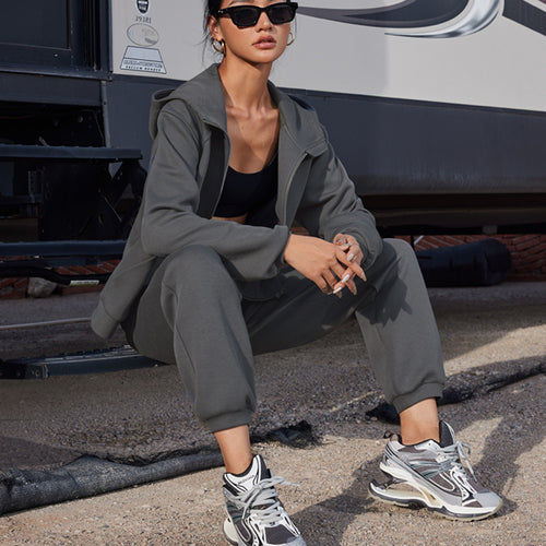 Comfortable sports jacket for women with zipper and casual joggers Lune London