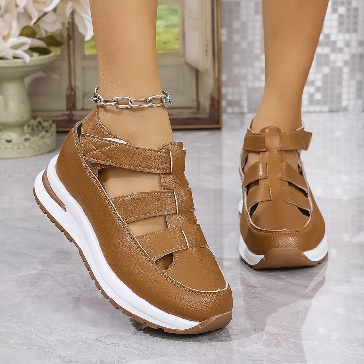 Comfortable sandals for ladies with a breathable upper and cushioning sole Lune London