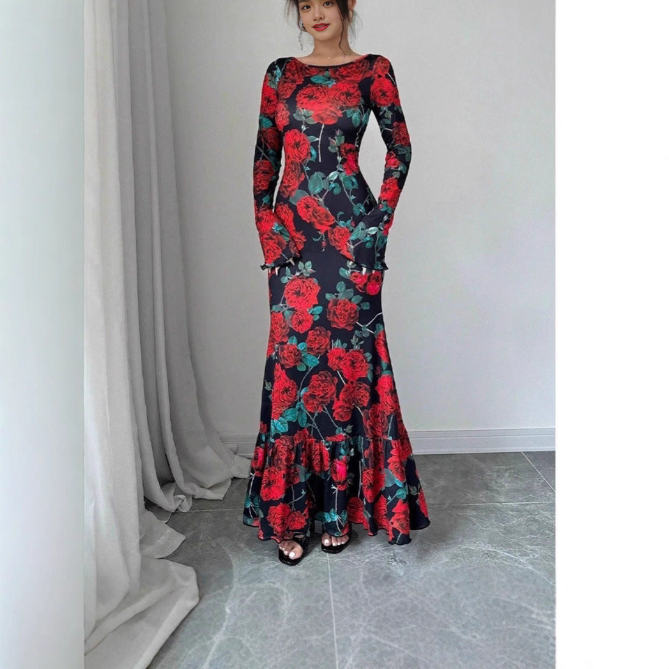 Robe maxi élégante pour femmes avec des détails de volants floraux et des manches longues Chic & Stil