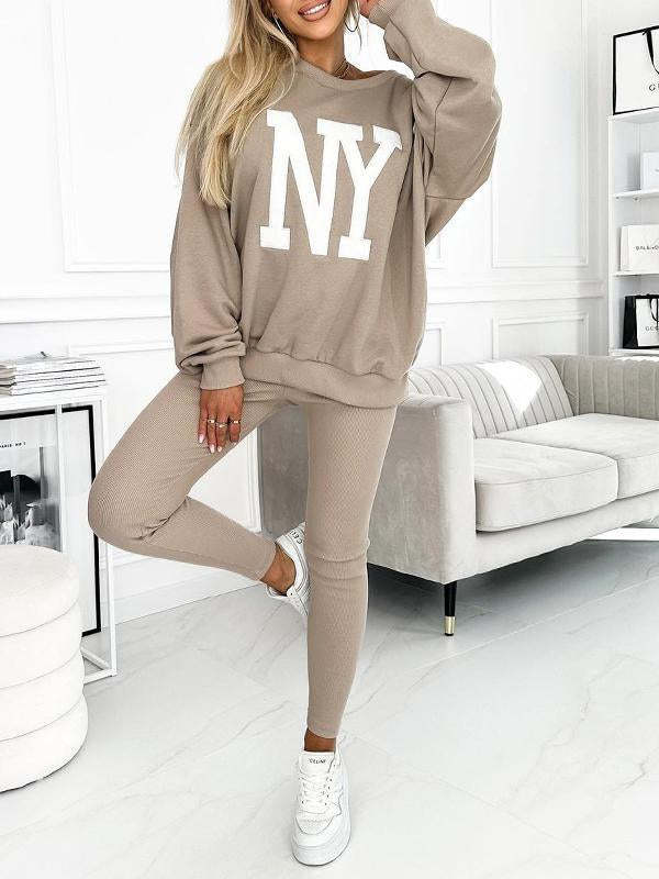 Oversized women's sweatshirt with large letters and matching leggings Lune London