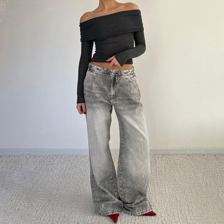 Flared women's jeans with trendy worn look Lune London