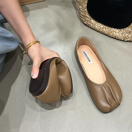 Ladies Comfortable Ballet Flats with Flexible Sole and Breathable Upper Material Lune London