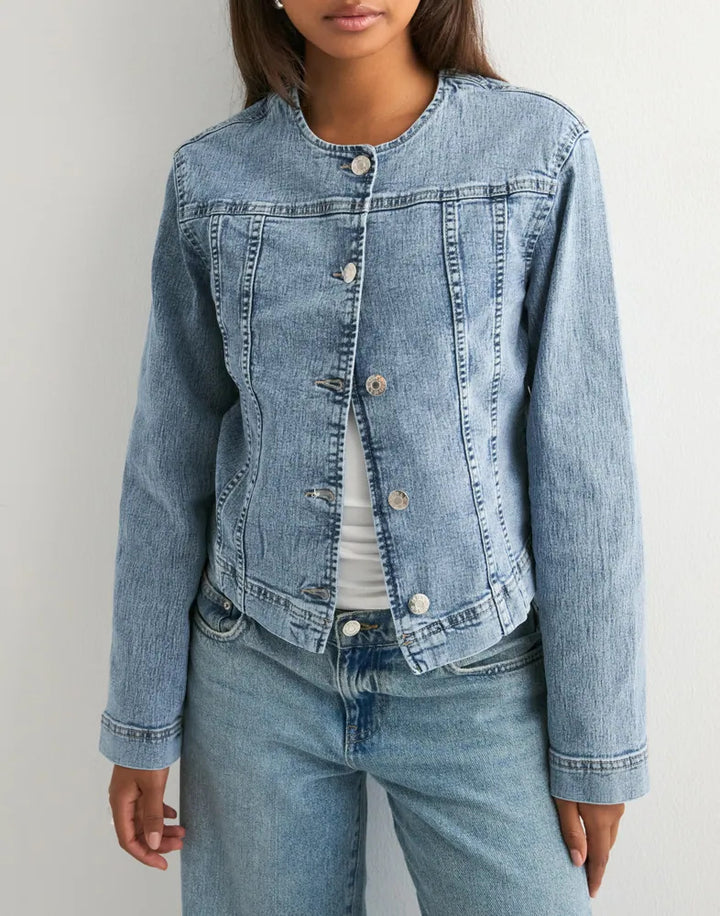Women's timeless denim jacket in modern cut Lune London
