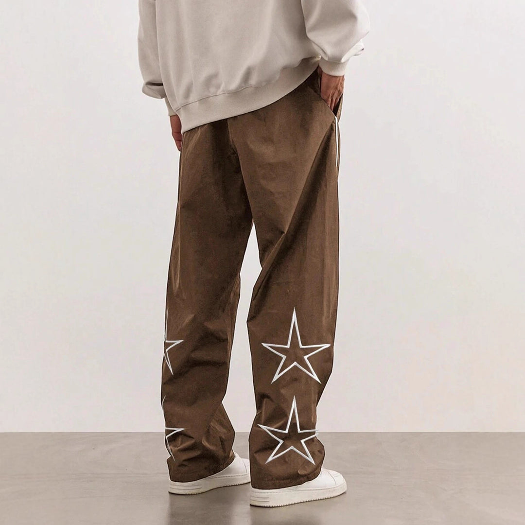 Comfortable leisure pants for men with contrasting stripes on the sides Lune London