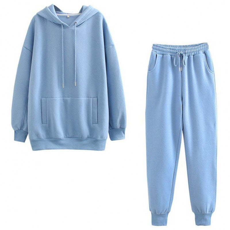 Women's loungewear set with comfortable hoodie and comfortable jogger pants Lune London