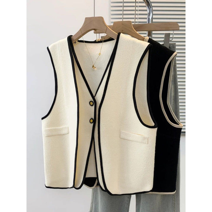 Women's soft fleece vest with an elegant V-neck and chic style pockets