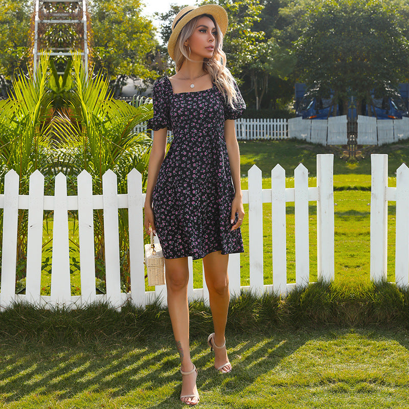 Robe florale rétro pour femmes avec larges manches bouffantes et jupe volumineuse Chic & Stil