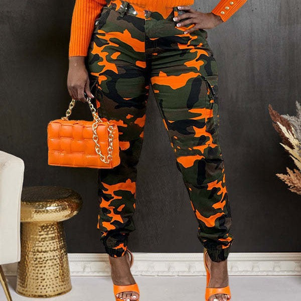 Women's cargo pants with camouflage pattern and high waist Lune London