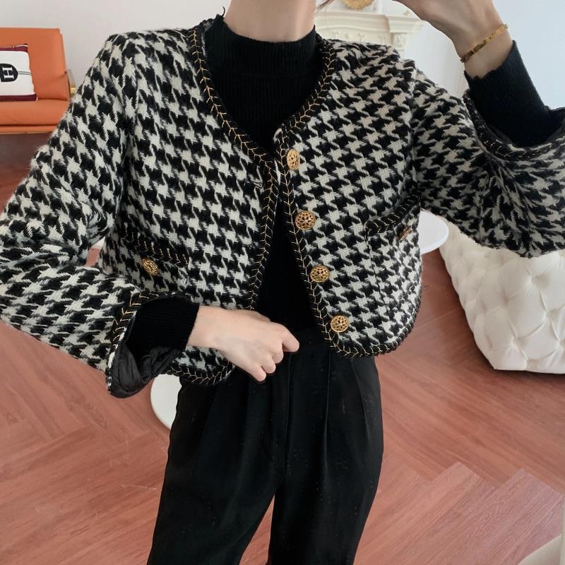 Designer jacket for women in houndstooth design with golden buttons Lune London