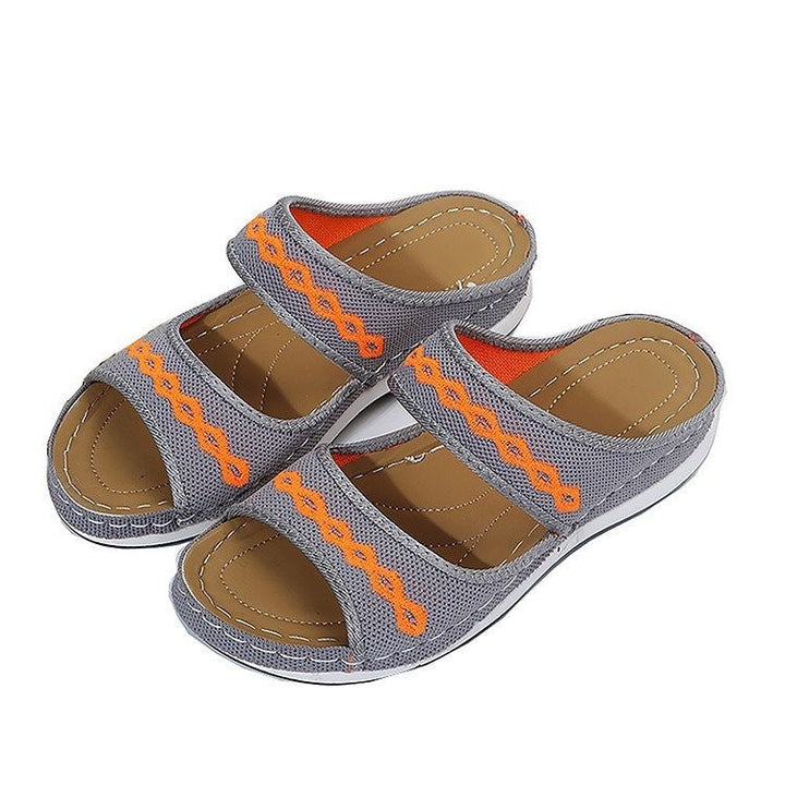 Comfortable sandals for women with a stylish strap and a breathable surface Lune London