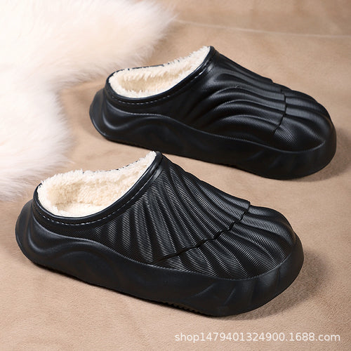 Ladies comfortable slippers with soft lining and non-slip sole Lune London