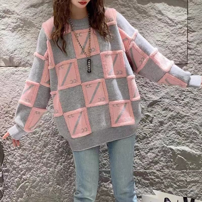 Women Large Oversized Sweater with Chic Graphic Design and Style