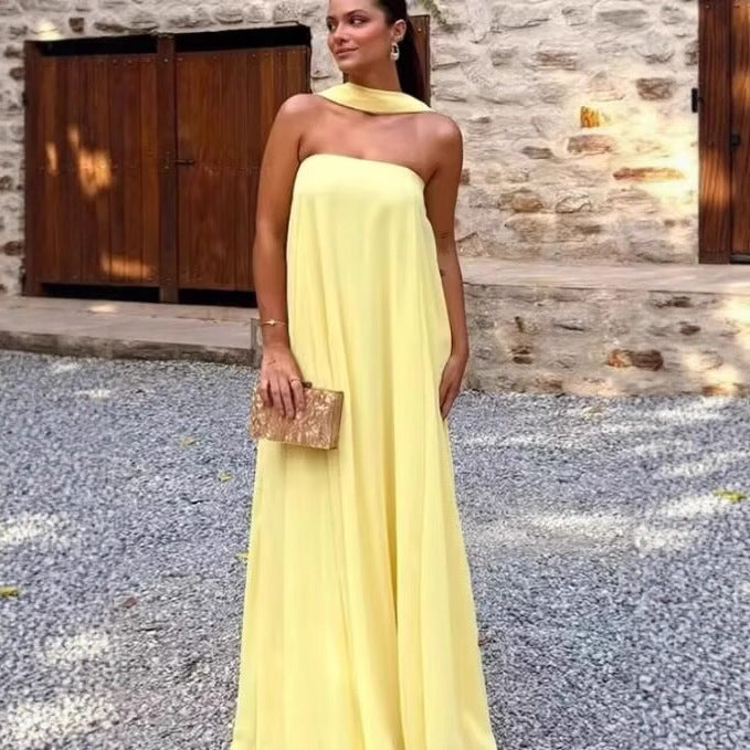 Maxi dress for women with an innovative halter neck and a flowing fit Lune London
