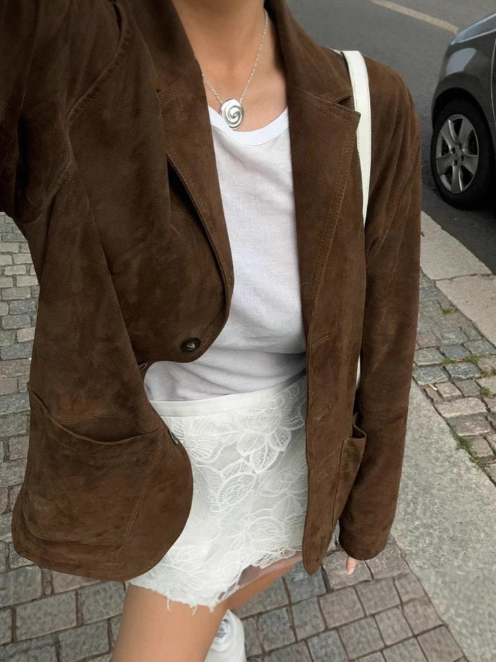 Elegant suede jacket for women with a practical cut Lune London