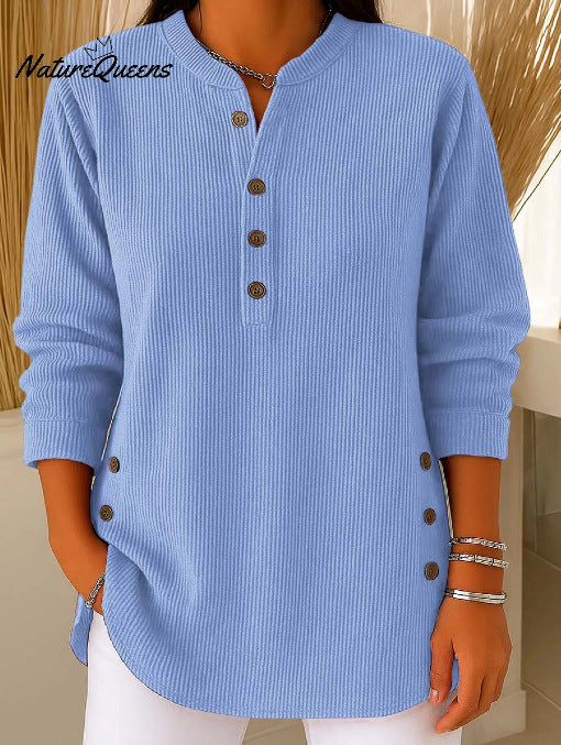Chemise à manches longues pour femmes avec patte de boutonnage et détails modernes de boutons sur les côtés Chic & Stil