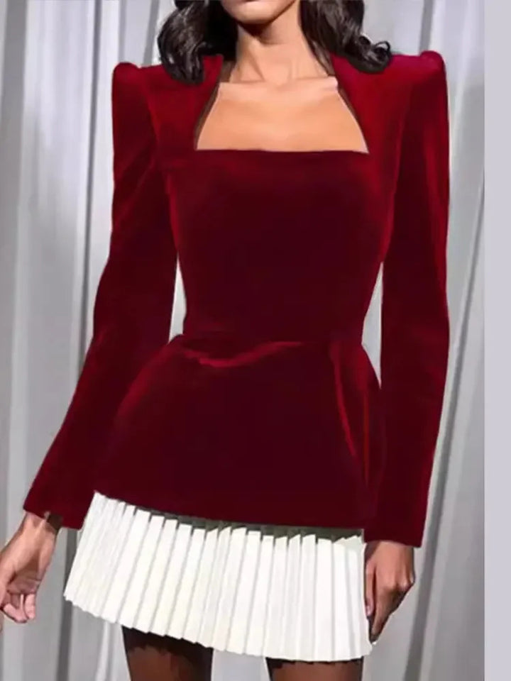 Robe en velours élégante pour femmes avec coupe inhabituelle et manches bouffantes Chic & Stil