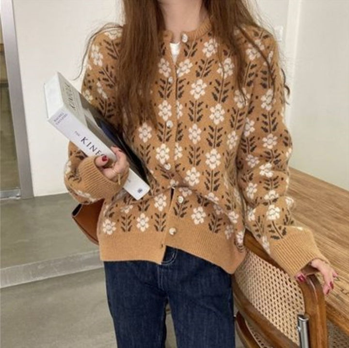 Knitted jacket for women with floral pattern and button detail Lune London