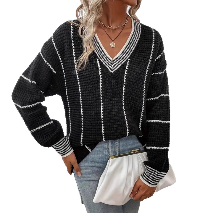 Thick knitted sweater for women with an elegant V-neck and a trendy striped pattern Lune London